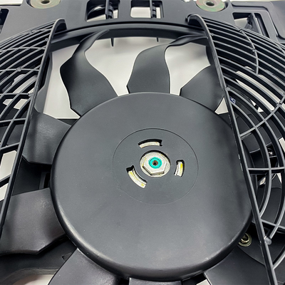 E39 라디에이터 팬 300W 전기 팬 라디에이터 냉각 팬 집합 엔진 모델